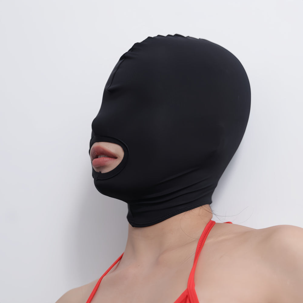 Captivate with your lips! - Face Mask