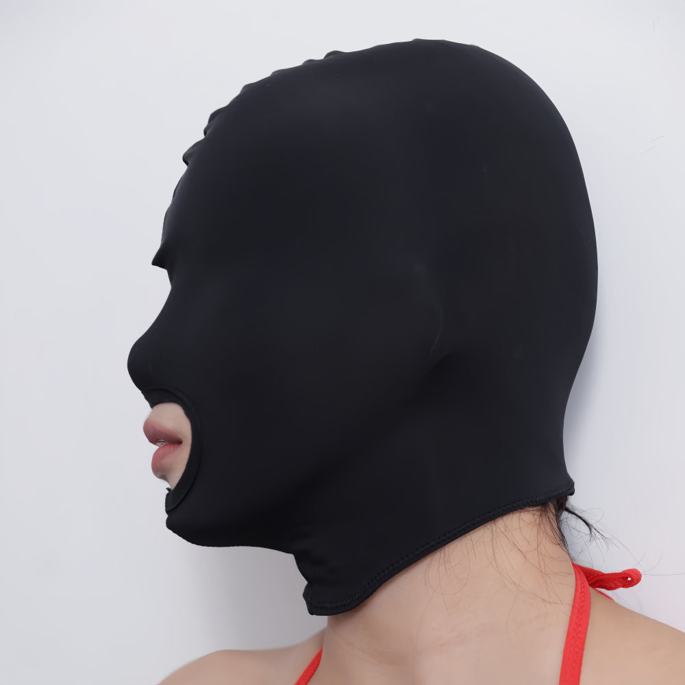 Captivate with your lips! - Face Mask