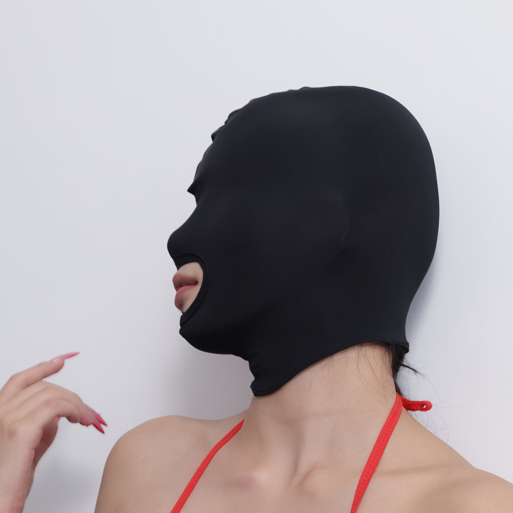 Captivate with your lips! - Face Mask